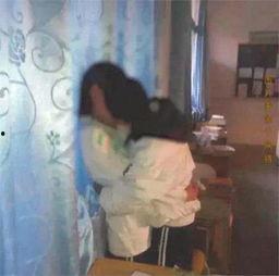 情侣实拍视频,情侣实拍视频中的浪漫时光回顾